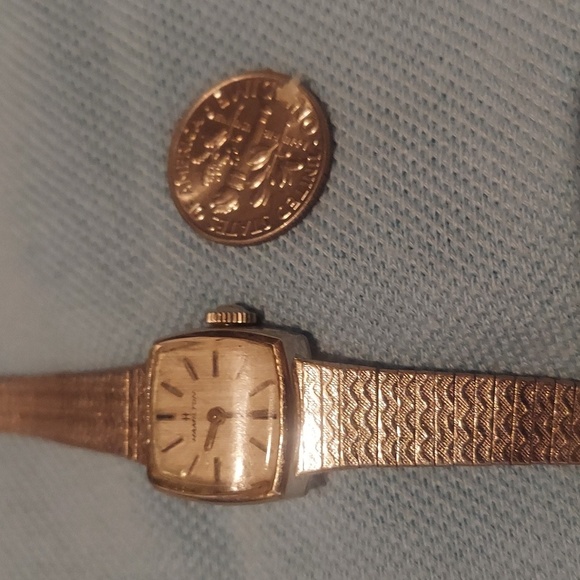 Ultra trendy. Dainty minimalist designer watch. Antique Hamilton 10k bezel - Picture 1 of 4